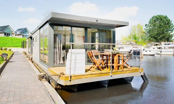 Zwartsluis Location De Bateaux | stylish Houseboat 2 bedrooms near Giethoorn