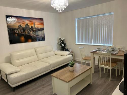 Beeston Maison | Stylish Leeds Family Home