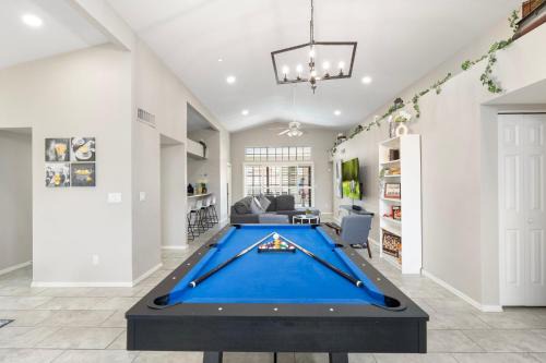 Santiago Maison | Stylish Mid-Century 4BR Escape with Pool & Luxe Vibes