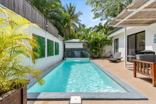 Potrero Maison | Stylish Modern Home with a Tranquil Outdoor Oasis, Spacious Open Floor Plan, and Private Swimming Pool