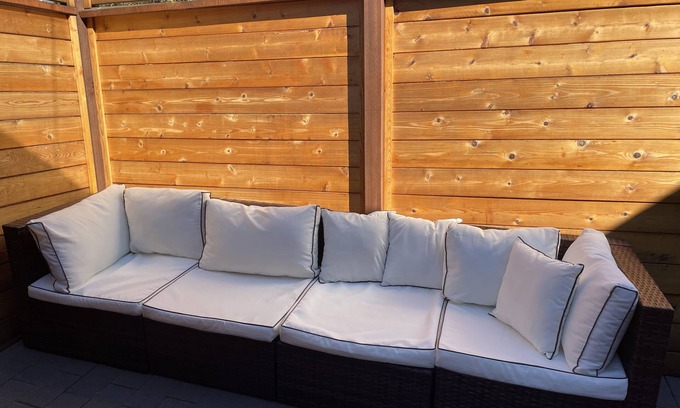 Squire Park Appartement | Stylish Modern Oasis in the City, South Capitol Hill - Very Walkable