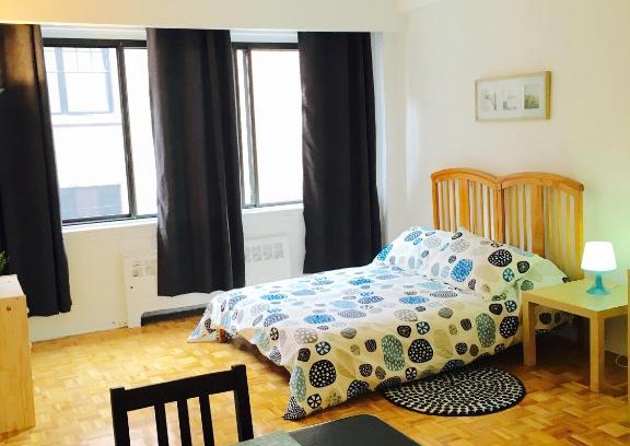 Downtown Montreal Appartement | Stylish Montreal Apartment: Comfortable Stay in the Golden Square Mile