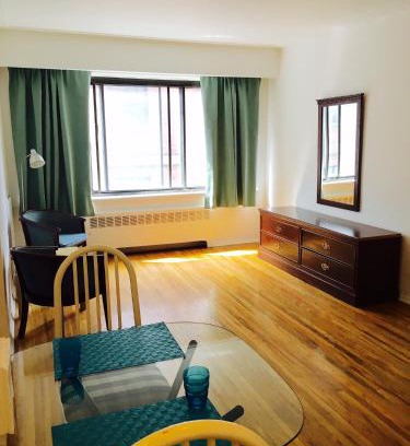 Downtown Montreal Appartement | Stylish Montreal Apartment Comfortable Stay in the Golden Square Mile