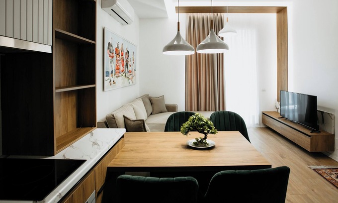 Tirana Copropriété | Stylish nest @15 min to center (A/C, Balcony)