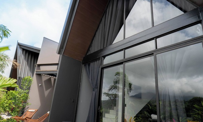 Arenal Hot Springs Cabine | Stylish New Escape Cabin w/hot tub Volcano view