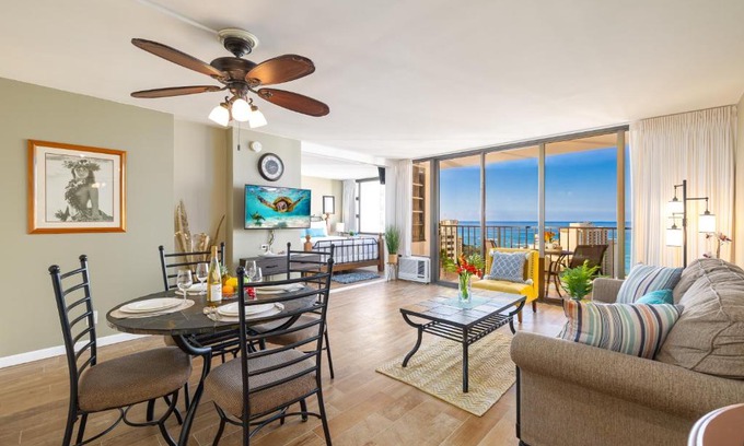 Waikiki Appartement | Stylish Ocean View Condo Near Waikiki Beach with Free Parking!