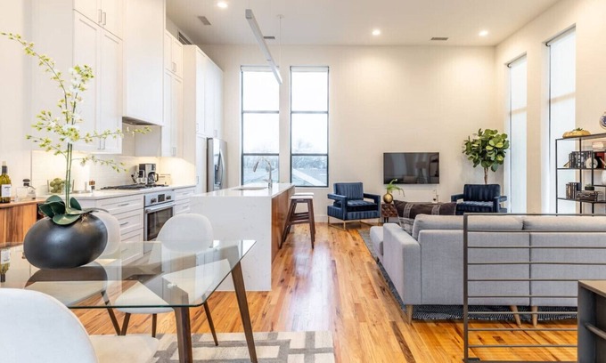 Knox - Henderson Maison | Stylish & Perfectly Located Deluxe 2-Bed Townhome