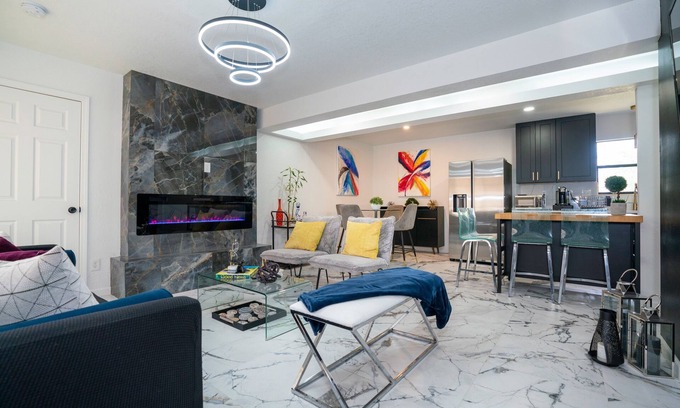 Shearer Hills - Ridgeview Maison | Stylish~Renovated 4Br/2BAT 3MinAirport 10 Min Downtown Central Location