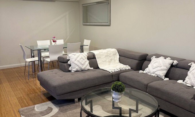 Coburg Maison | Stylish Retreat in the Heart of Coburg