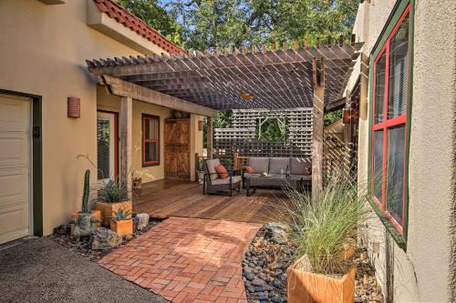 Alta Vista Appartement | Stylish San Antonio Apt with Patio Near River Walk!