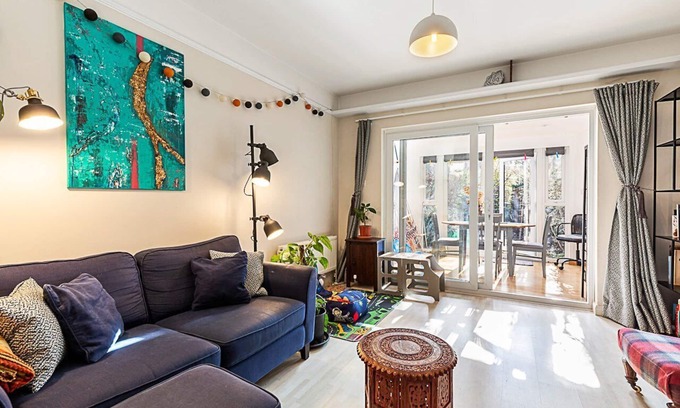 Bow West Maison | Stylish & Spacious 3-Bed Home in Vibrant Bow