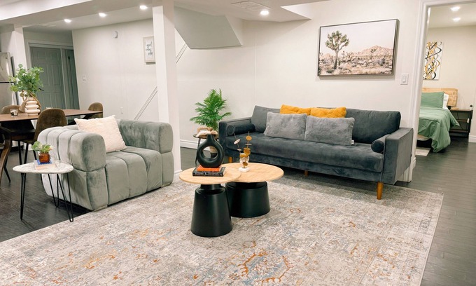Newmarket Maison | Stylish, Spacious & Clean Guest-home