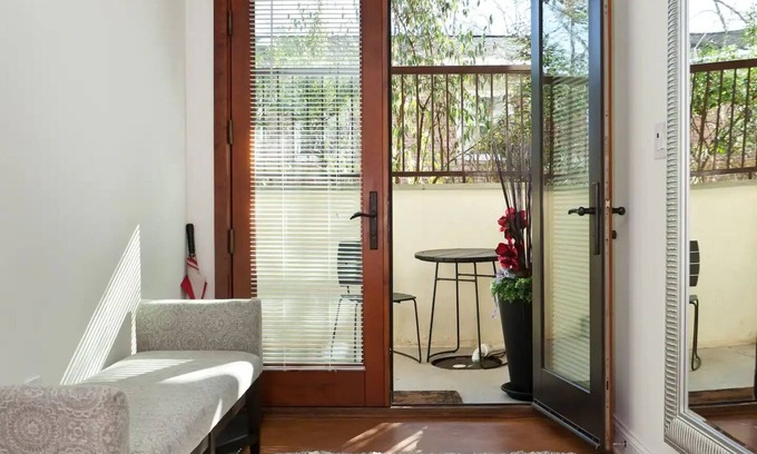 Bethesda Maison | Stylish Spacious Greentree Apartment