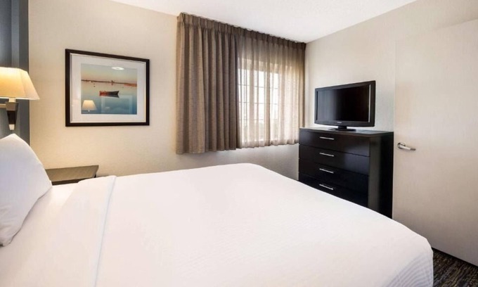 Exchange Place North Maison | Stylish Suite near Statue of Liberty National Monument