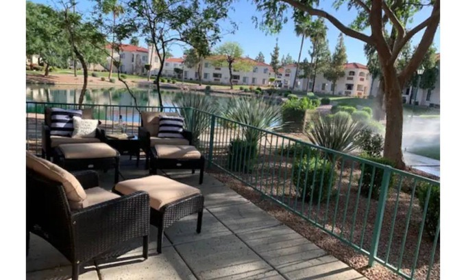 Superstition Lakes Copropriété | *NEW* Stunning Superstition Golf condo in Mesa