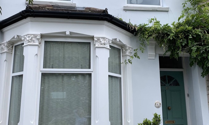 Bellingham Maison | Élégant, propriété de trois chambres, endroit calme, excellent accès au centre de Londres