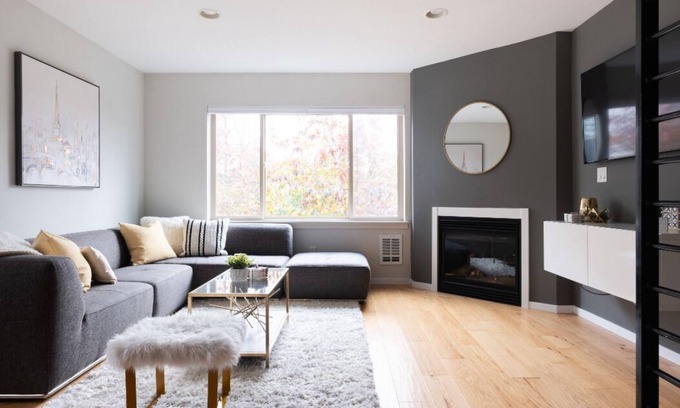 Judkins Park Maison | Stylish Urban Loft w/Floating Stairs and Fireplace