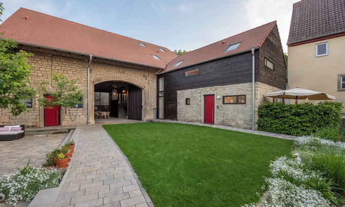 Gaukonigshofen Maison | Stylish vacation home in the Franconian south Expect the unexpected.