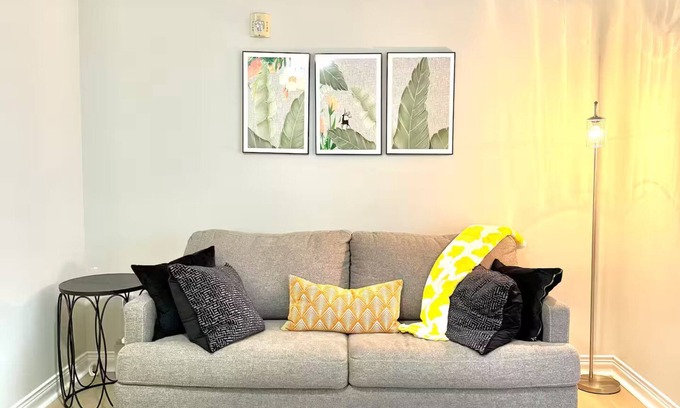 Charlotte Maison | Stylish & Vibrant Ayrsley Town