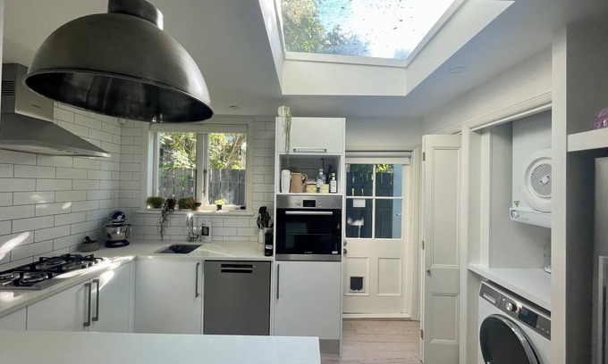 Grey Lynn Maison | Stylish Villa. Walking distance to Eden Park, Ponsonby & Grey Lynn Shops