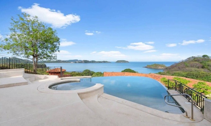 Potrero Copropriété | 3-BD Ocean-View Condo, Walk to Beach