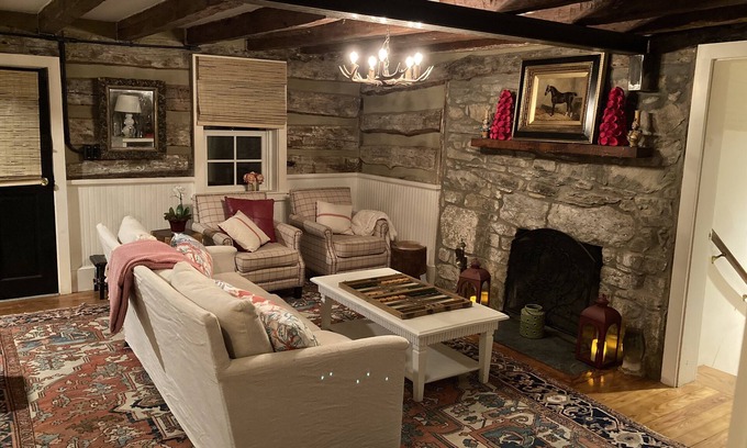 Middleburg Maison | Stylishly restored 1800's historic home- heart of Virginia hunt & wine country!