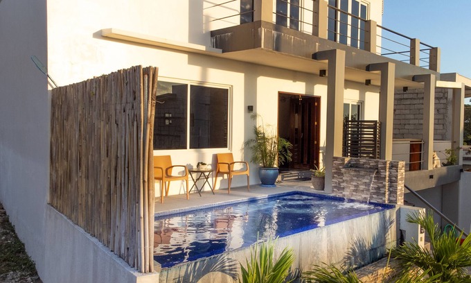 Barretto Maison | Subic Bay - Mountain View - Private home -