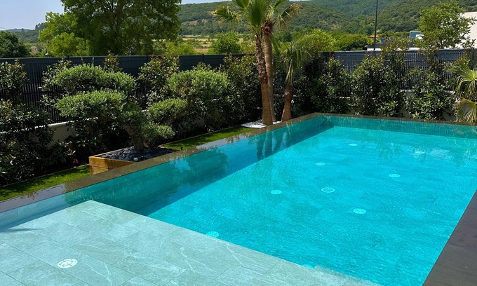 Montarnaud Villa | Sublime architect-designed villa not overlooked