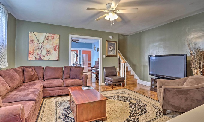 Lansdowne Maison | Suburban Home w/ Backyard Patio < 7 Miles to Dtwn!