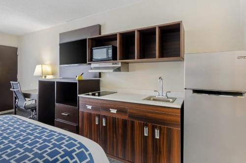 Verona Hôtel | Suburban Studios Verona - Staunton North
