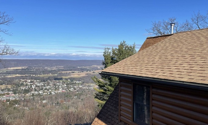 Sybertsville Chalet De Ski | Sugarloaf Summit - Breathtaking views of the valley below. Ski, Knoebels & more