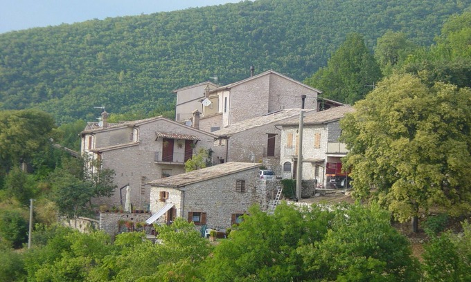 Trevi Maison | Frappant maison de montagne en pierre de 110 dans un village médiéval