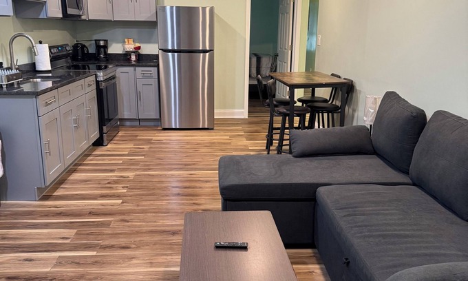 West Philadelphia Appartement | Suitable 2-bedroom apartment with AC in Philadelphia