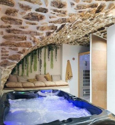 Etoile-sur-Rhone Appartement | Suite avec jacuzzi et sauna
