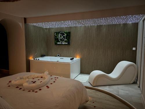 Saint-Aubin-d'Aubigne Appartement | Suite Banjar-Luxe,Balnéo & Sauna