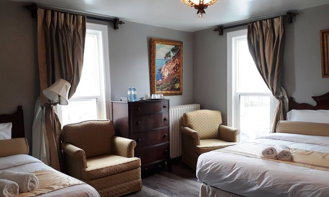 Niagara Falls Maison | NIAGARA BLUES SUITE C