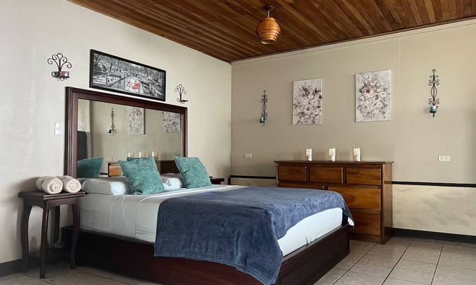 Garabito Maison | Suite Cala - Mountain retreat with sea view and terrace