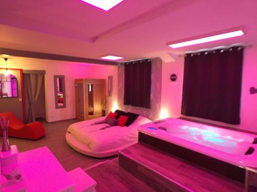 Petit Moisenay Appartement | Suite Cupidon- Domaine des trois châteaux