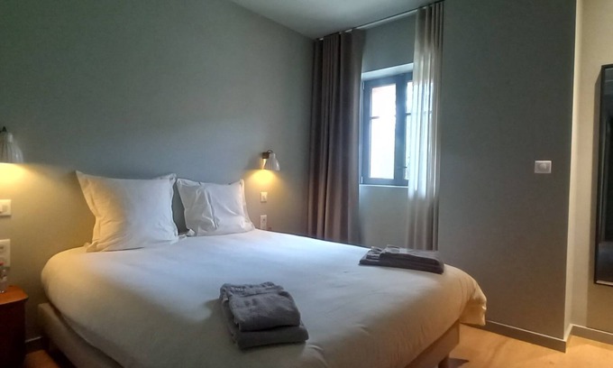 Michelbach Appartement | Suite Deluxe ( 2 chambres, 2 sdb, salle à manger, cuisine équipée, terrasse)