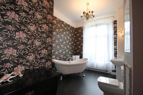 Behren-Luebchin Appartement | Suite Georg Anno 1869 HERRENHAUS VIECHELN