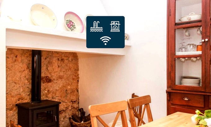 Loule Lit Et Petit-Déjeuner | Suite à la ferme avec piscine à Salir, par iZiBookings