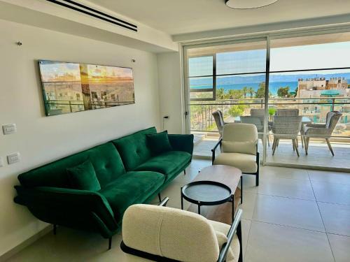 Acre Appartement | Suite In White