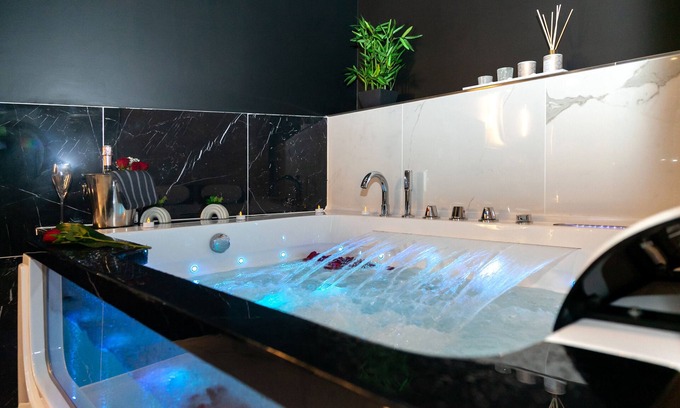 Meaux Maison | Suite Panthéon Maison de ville haut de gamme avec jaccuzi et sauna.