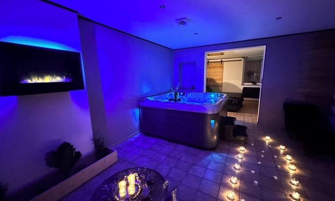 Flemalle Appartement | Suite Pour Amoureux Avec Jacuzzi Pour une Nuit Unique Hors du Quotidien