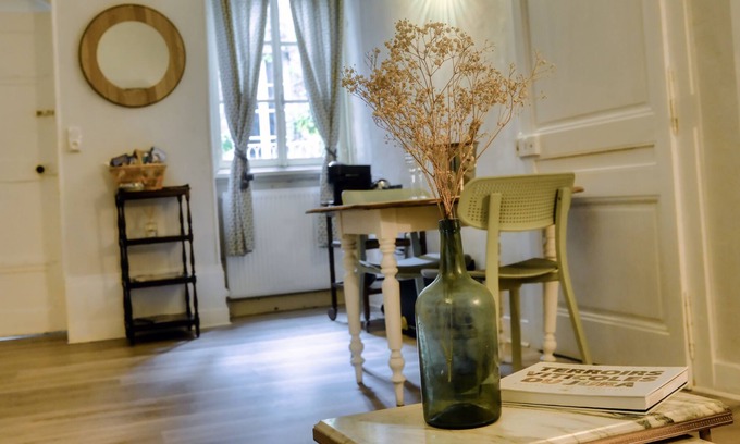 Poligny Lit Et Petit-Déjeuner | Suite Privée Dans un Élégant Hôtel Particulier au Coeur de Poligny