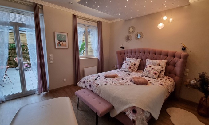Calais Appartement | Suite Romantique à 5 mn de la Plage " la Bulle Romantique "