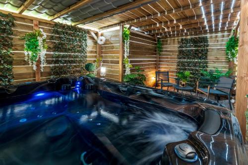 Pezarches Maison | Suite SPAtio - Jacuzzi Privé - 20min Disneyland PARIS