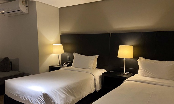 Reboucas Maison | Suite Twin by ¼ UmQuarto 11-PR.