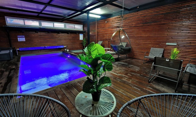 Merom HaGalil Villa | Suite with a private warmed pool