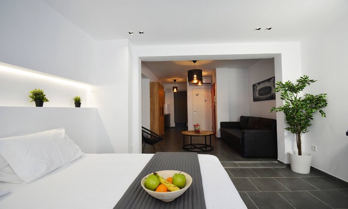 Piraeus Appartement | Suites 51 / 5 min from Piraeus Port!